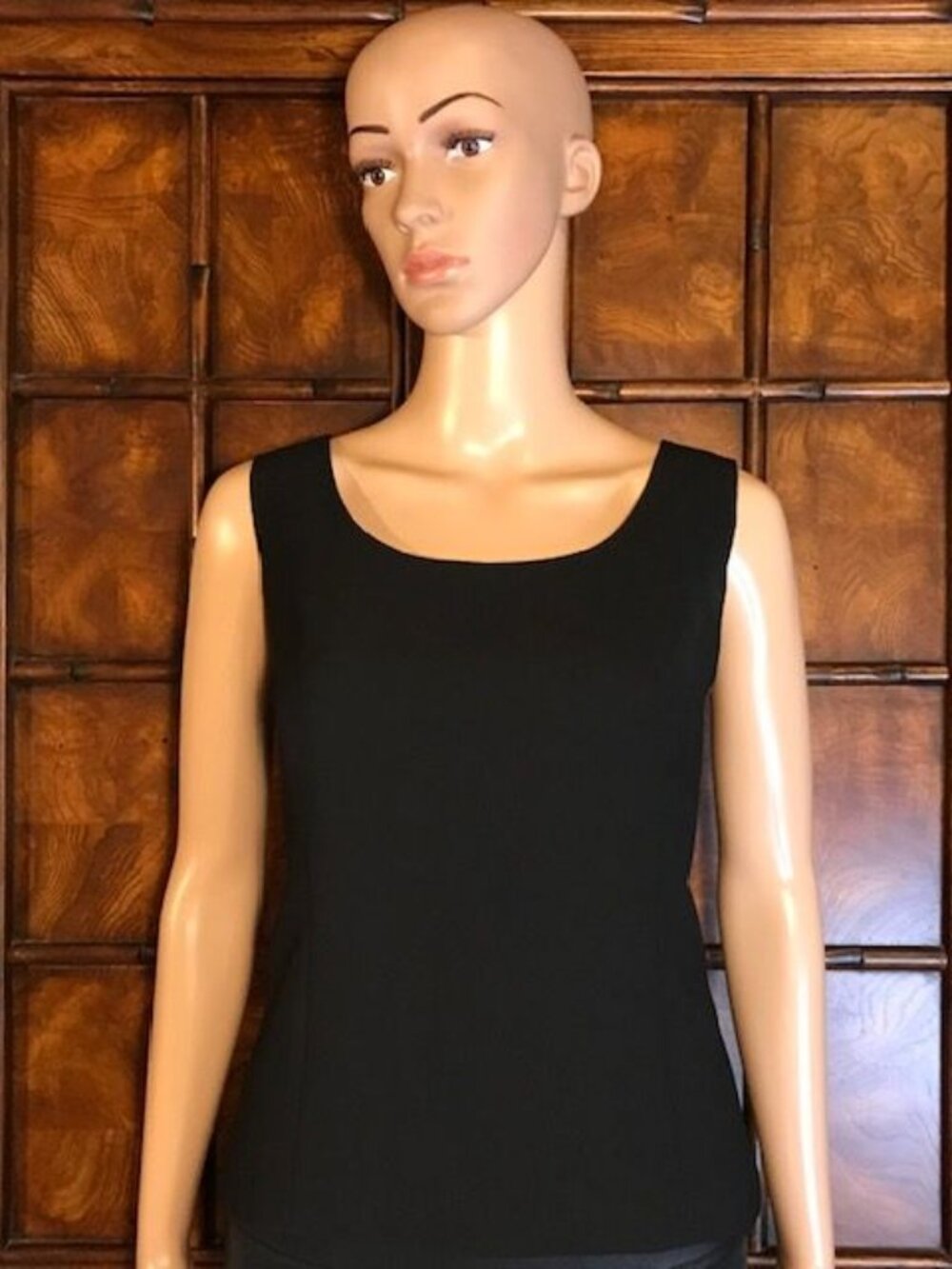 Kasper Black Structured Scoop Neck Side Zipper Shell Sleeveless Top